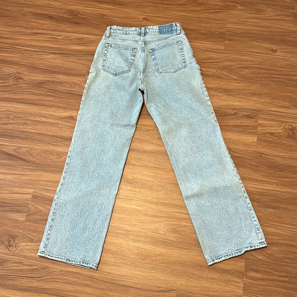 NWOT! A&F The 90s Relaxed Jean High Rise. Size 28/6. - Picture 7 of 8